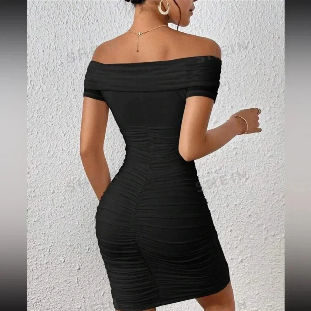 Privé Ladies' Solid Color Off-Shoulder Pleated Bodycon Dress black - Picture 3 of 4